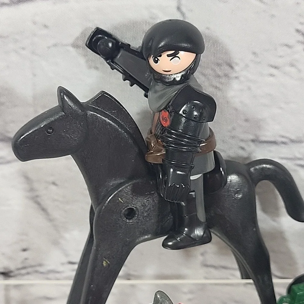Playmobil Medieval Castle Figures Lot Of 4 Knight‎ With Canon War Horses